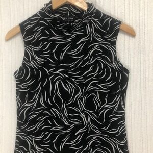 New York & Company Mock Neck Sleeveless Top Abstract Print Blouse‎ M